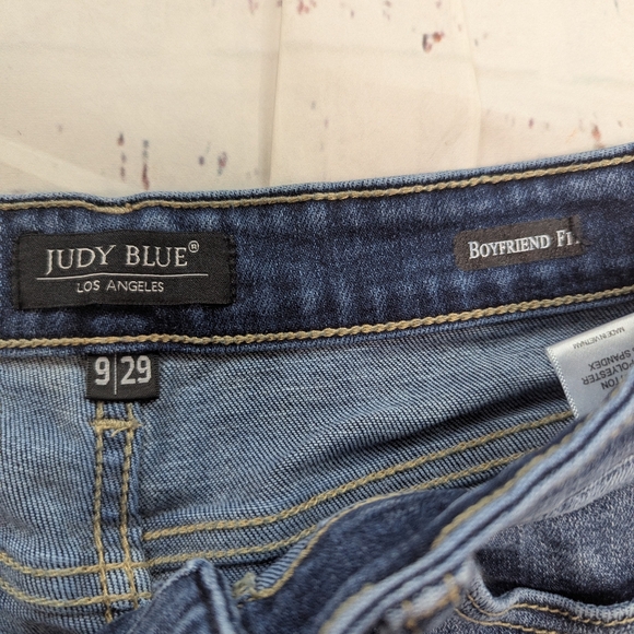Judy Blue Boyfriend Fit Distressed Jeans - Picture 3 of 5
